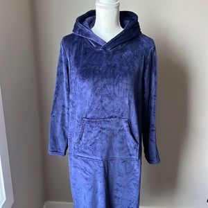 32 Degrees Sleepwear/Lounge Wear with front pocket and hood